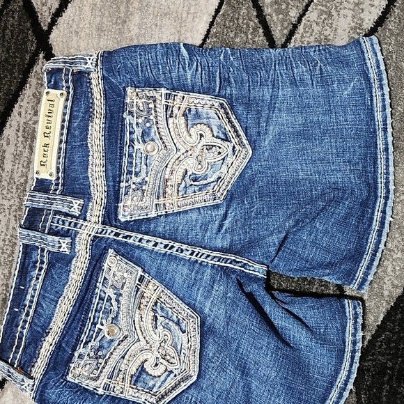 ROCK REVIVAL DELLAH EASY EMBROIDERED RHINESTONES SEQUINS FAUX-FLAP DENIM SHORTS - Picture 14 of 16